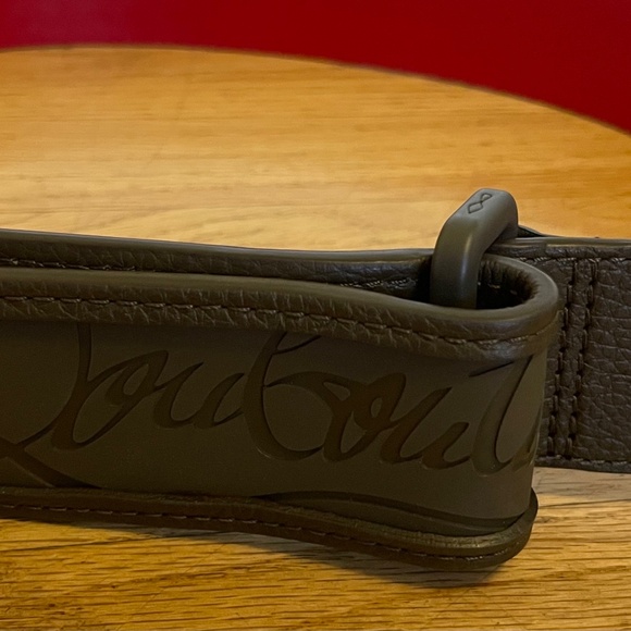 Christian Louboutin - Picture 5 of 13